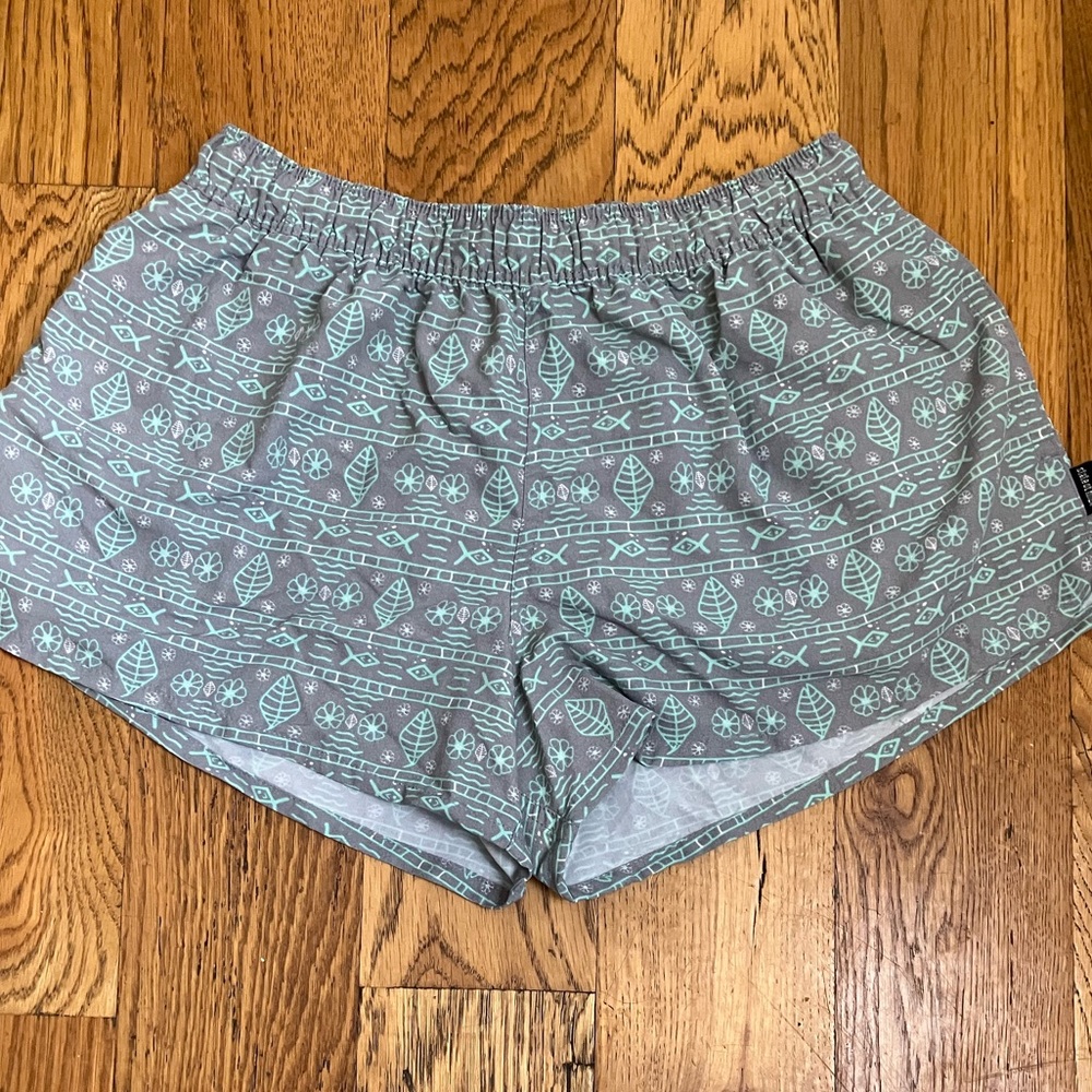 State of Mine Ladies Performance Moisture Wicking River Shorts Gray Fish Small